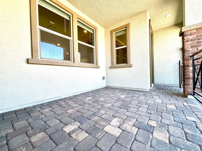 Building Photo - Brand new Townhome in Summerlin Grand Park Village