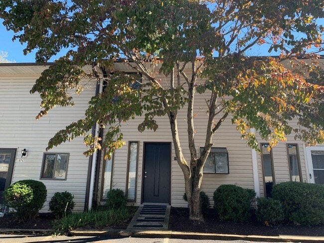 Primary Photo - Tenbury Square Townhomes Off Old Forest Road