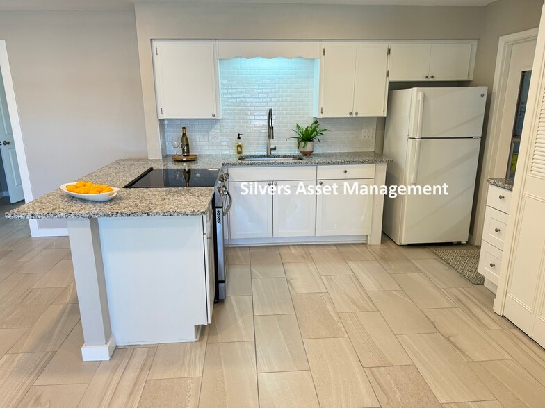 Updated Kitchen - 3307 York Dr W