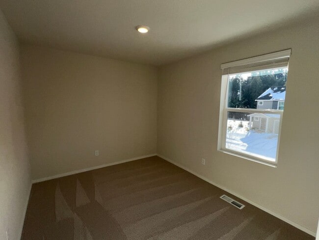 Building Photo - LIKE NEW Spacious 2 Story Home on Corner Lot - Kemper Grove / Ridgefield, WA
