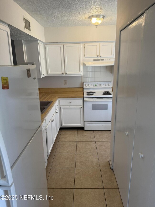 Building Photo - 1210 Whitlock Ave