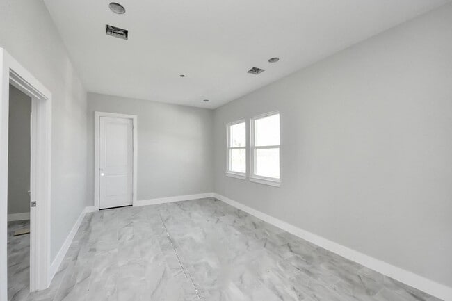 Building Photo - 7160 Rook Blvd