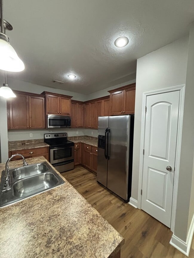 Building Photo - 333 High Meadows Pl
