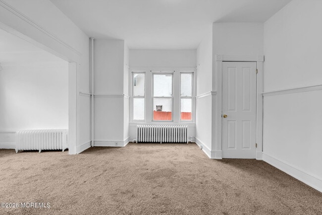 Building Photo - 805 Sixth Ave