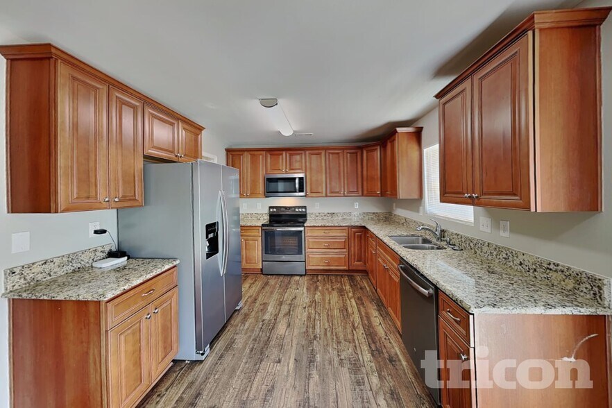 Building Photo - 4003 Larkhaven Village Dr