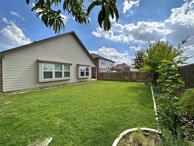 Building Photo - Round Rock Charmer!