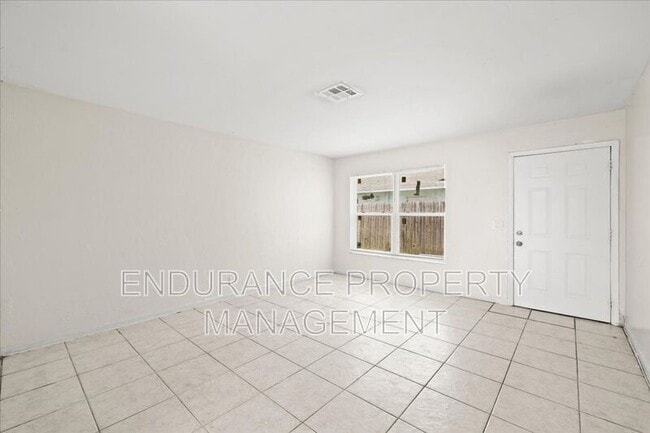 Building Photo - 143 W 28th St
