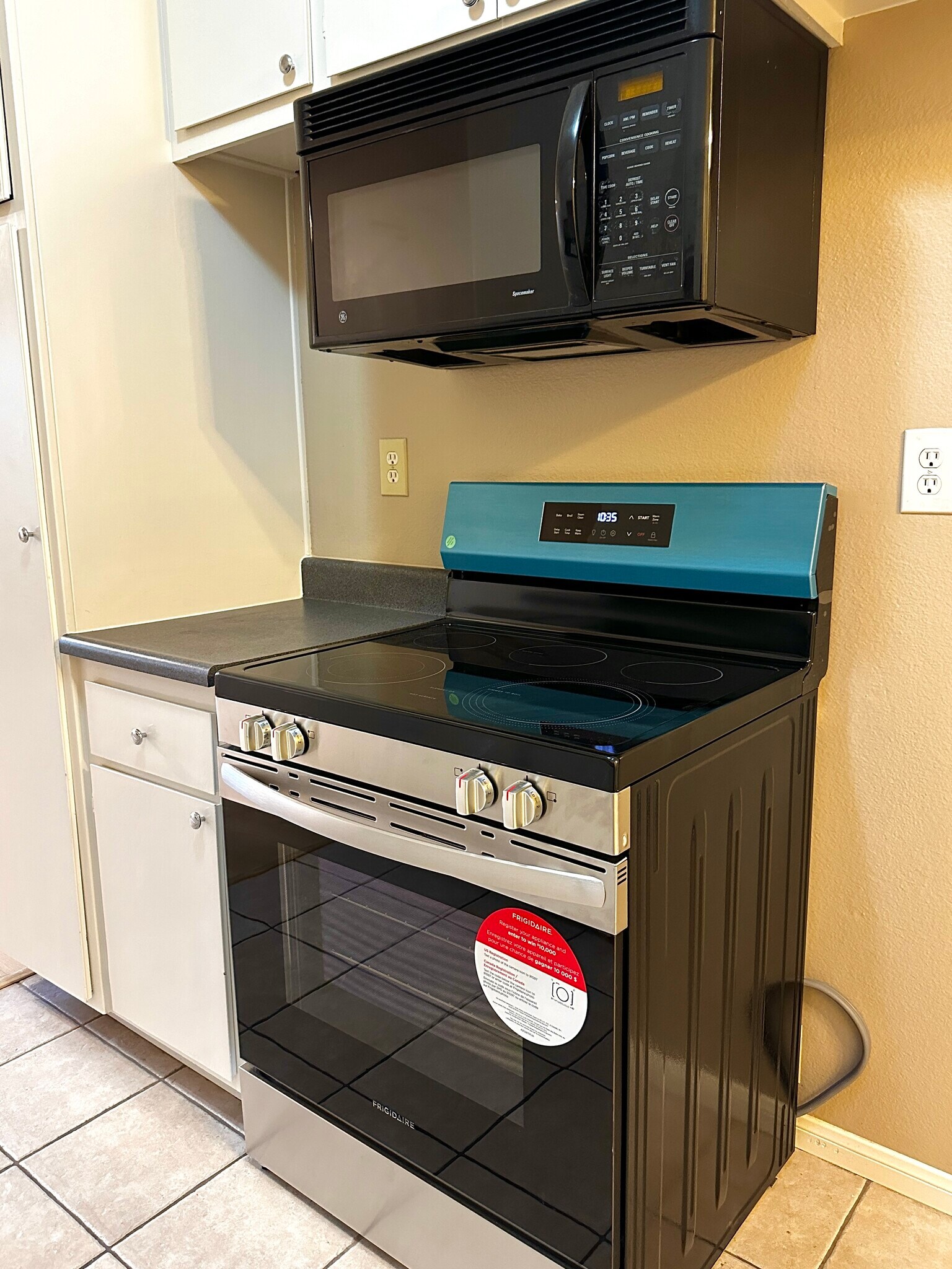 brand new stove - 125 S Sierra Madre Blvd