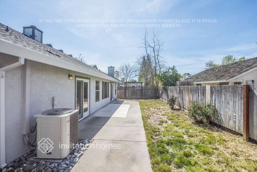 Building Photo - 8767 Hollowstone Way