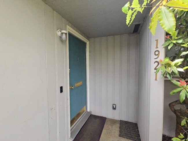 Building Photo - 3BD/2BA Eureka home is close to Sequoia Park, boasts infrared sauna!
