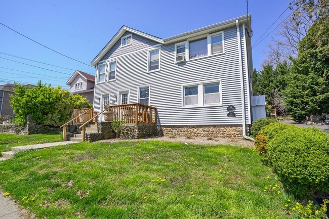 Building Photo - 139 Edgefield Ave