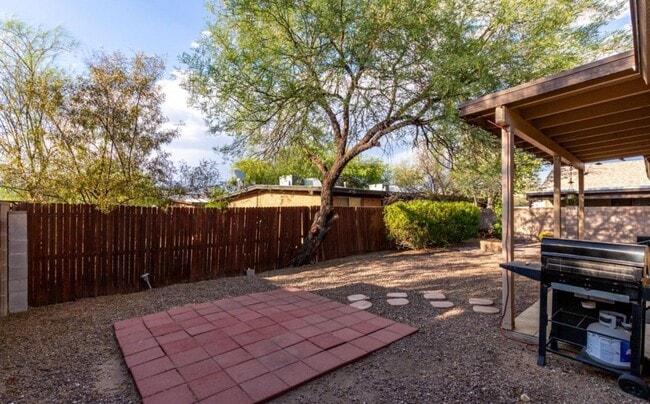 Building Photo - 4781 E Joslyn Heights Pl