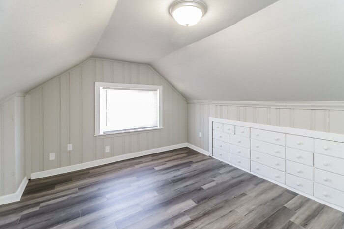 Building Photo - 1206 Toluca Ct