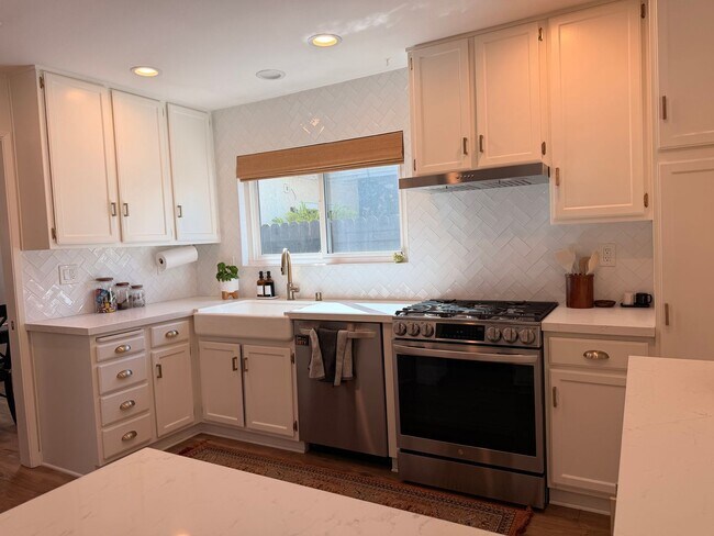 Building Photo - Nicely updated -one story home in Camarilo's desirable Mission Oaks Neighborhood