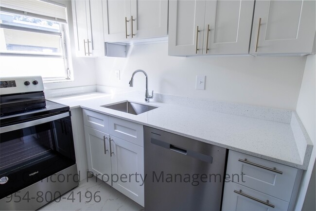 Building Photo - Newly Renovated 2 Bedroom 1 Bathroom Apart...