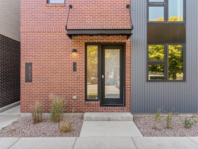 Building Photo - 625 Inca St