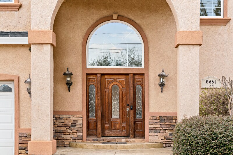 Building Photo - 8661 Elm Ave