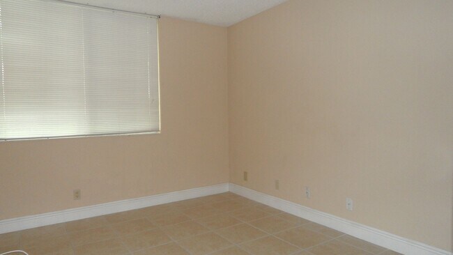 Building Photo - 10749 - Menkin LOJ 7-104 Condo