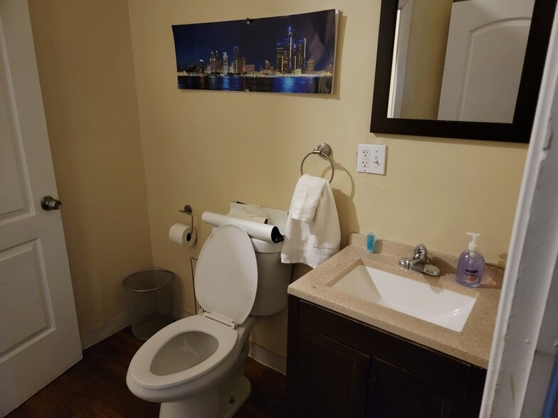 Building Photo - 8416 Brush St