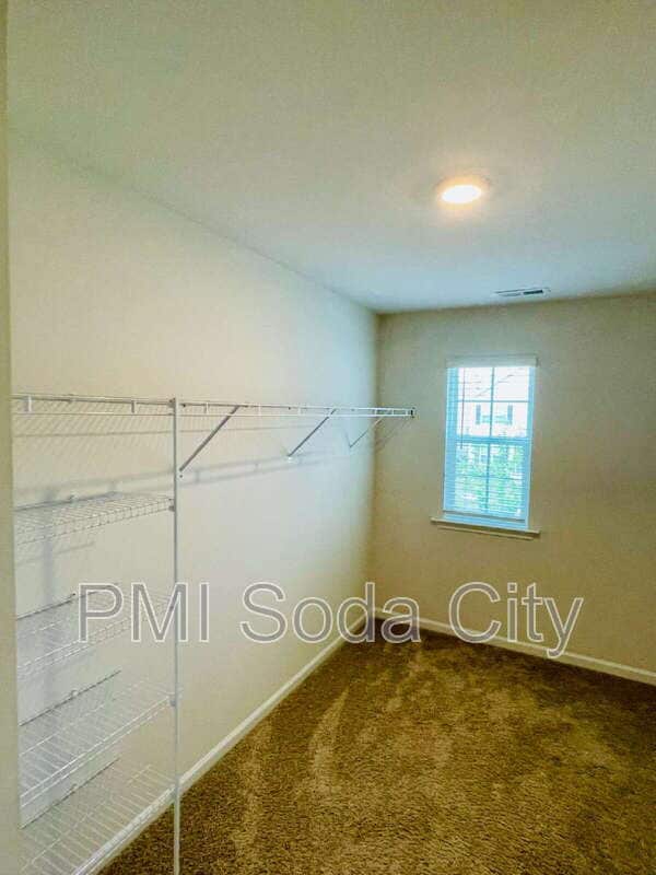 Building Photo - 173 Dunham Rd