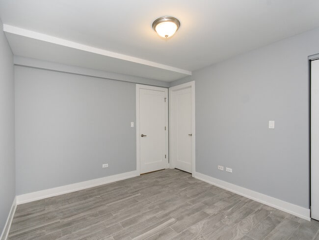 Building Photo - 2163 N Bell Ave