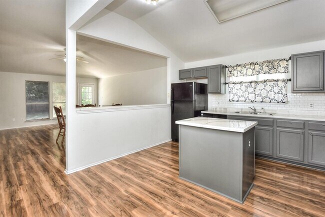 Building Photo - 3007 Crystal Cove