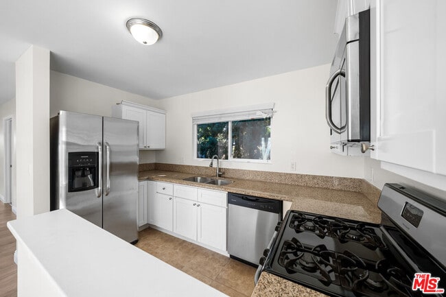 Building Photo - 1339 Garfield Ave