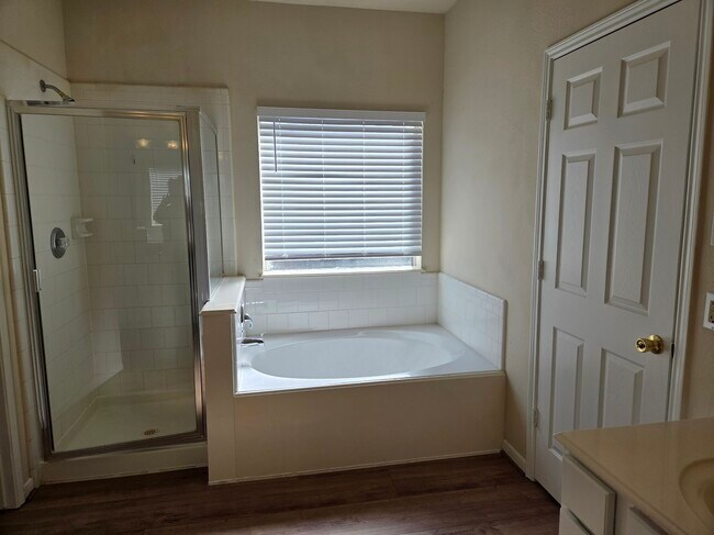 Building Photo - 5419 Bear Hunters Dr