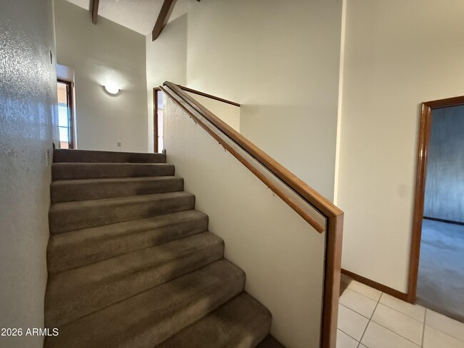 Building Photo - 1753 E Gable Ave