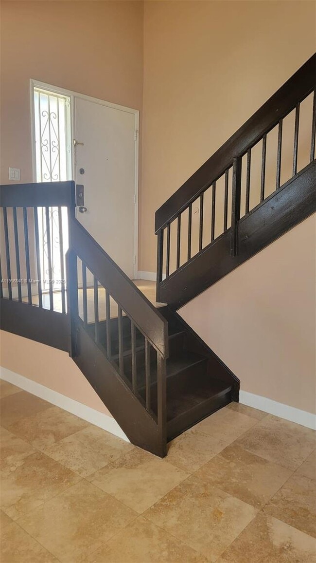 Building Photo - 914 NW 106th Ave Cir