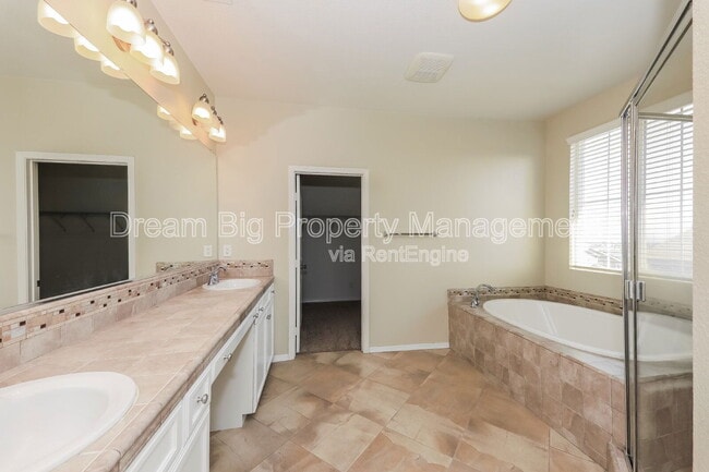 Building Photo - 4822 Brookside Ave