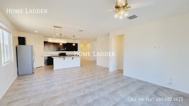 Building Photo - Welcome to your dream home in Casa Grande,...