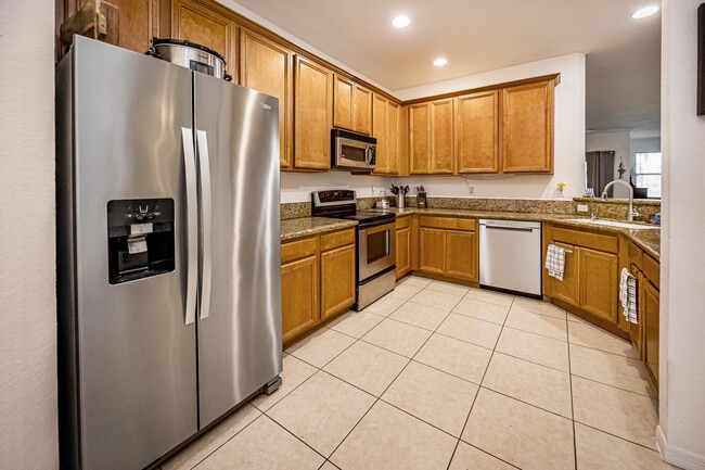 Building Photo - 3021 Grandiflora Dr