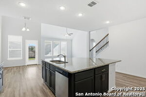 Building Photo - 204 Tiltwood Ct