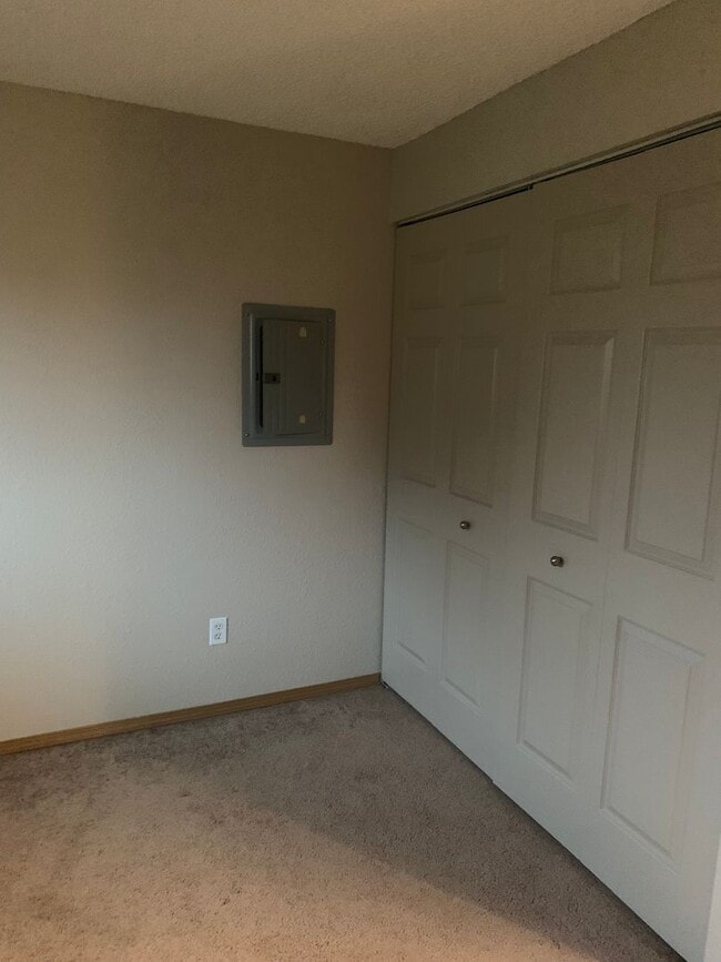 Building Photo - Downtown Puyallup Duplex