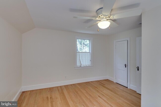 Building Photo - 2508 Davis Ave