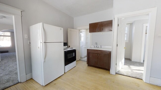 Building Photo - 325 N 10th Ave W