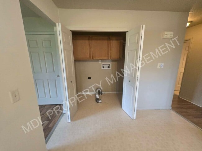 Building Photo - 5700 Lessandro St