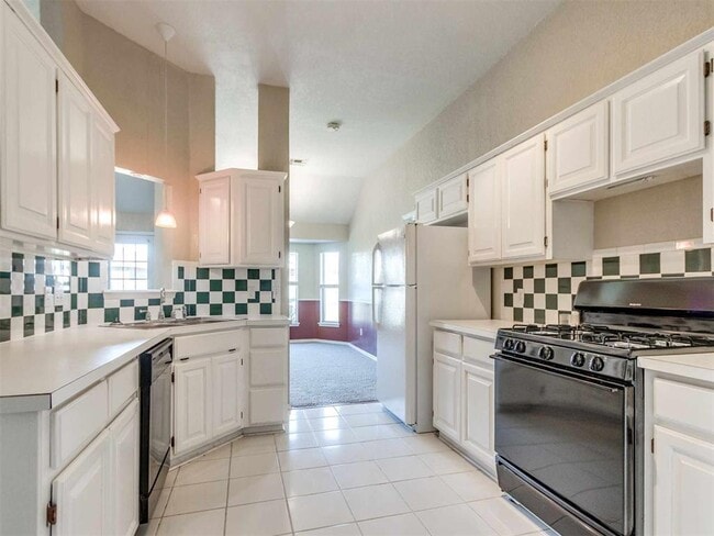 Building Photo - 15113 Stone Meadows Dr