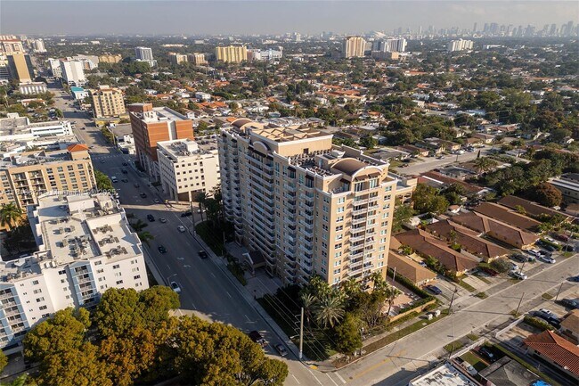 Building Photo - 2665 SW 37th Ave