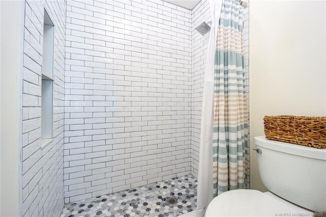 Building Photo - 62 S Sewalls Point Rd