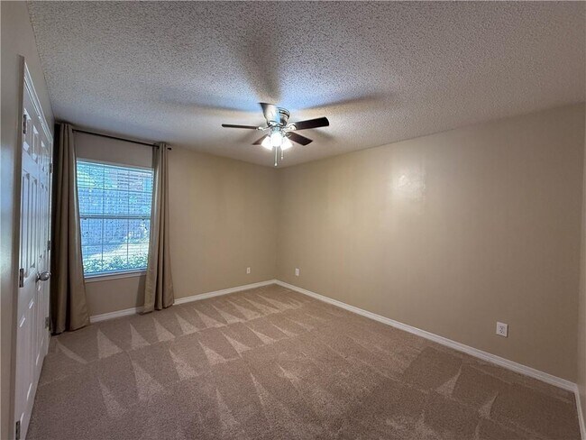 Building Photo - 10154 Waterford Way
