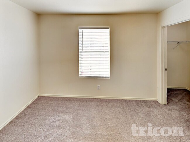 Building Photo - 9939 Amber Breeze