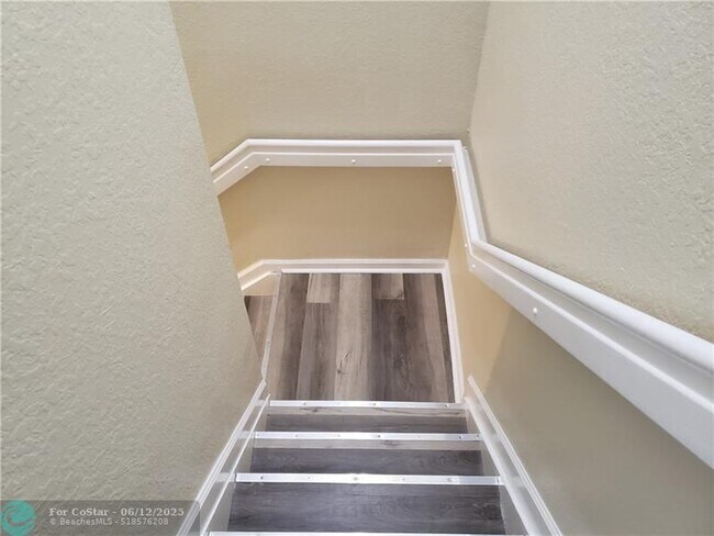 Building Photo - 2751 SW 120th Terrace