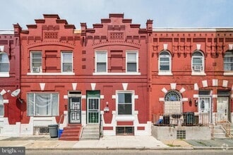 Building Photo - 2227 Page St
