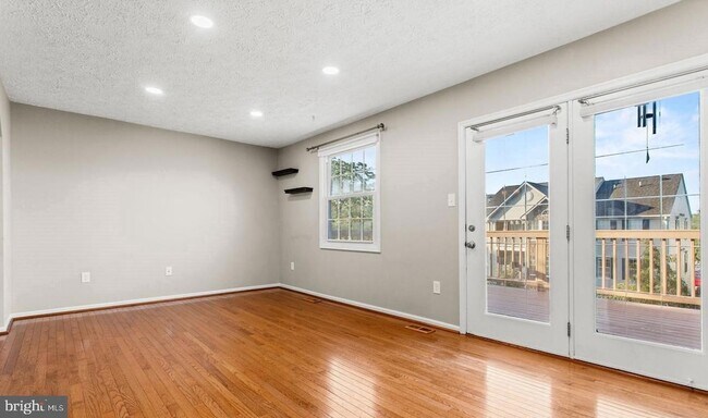 Building Photo - 6359 New Haven Ct
