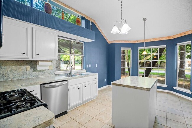Building Photo - 22 S Rain Forest Ct