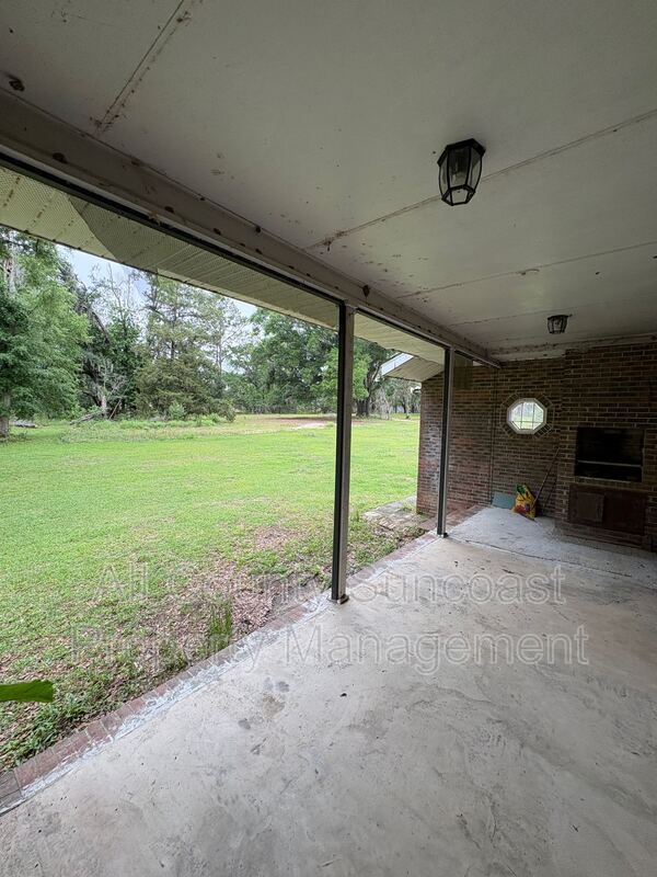 Building Photo - 2863 Government Farms Rd