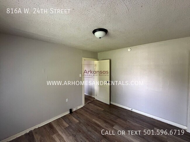 Building Photo - 816A W. 24th Street-