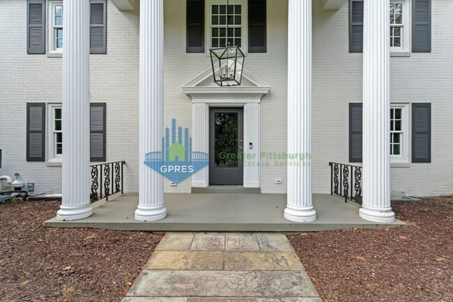 Building Photo - Elegant Fox Chapel 4-Bedroom, 3.5-Bath Home